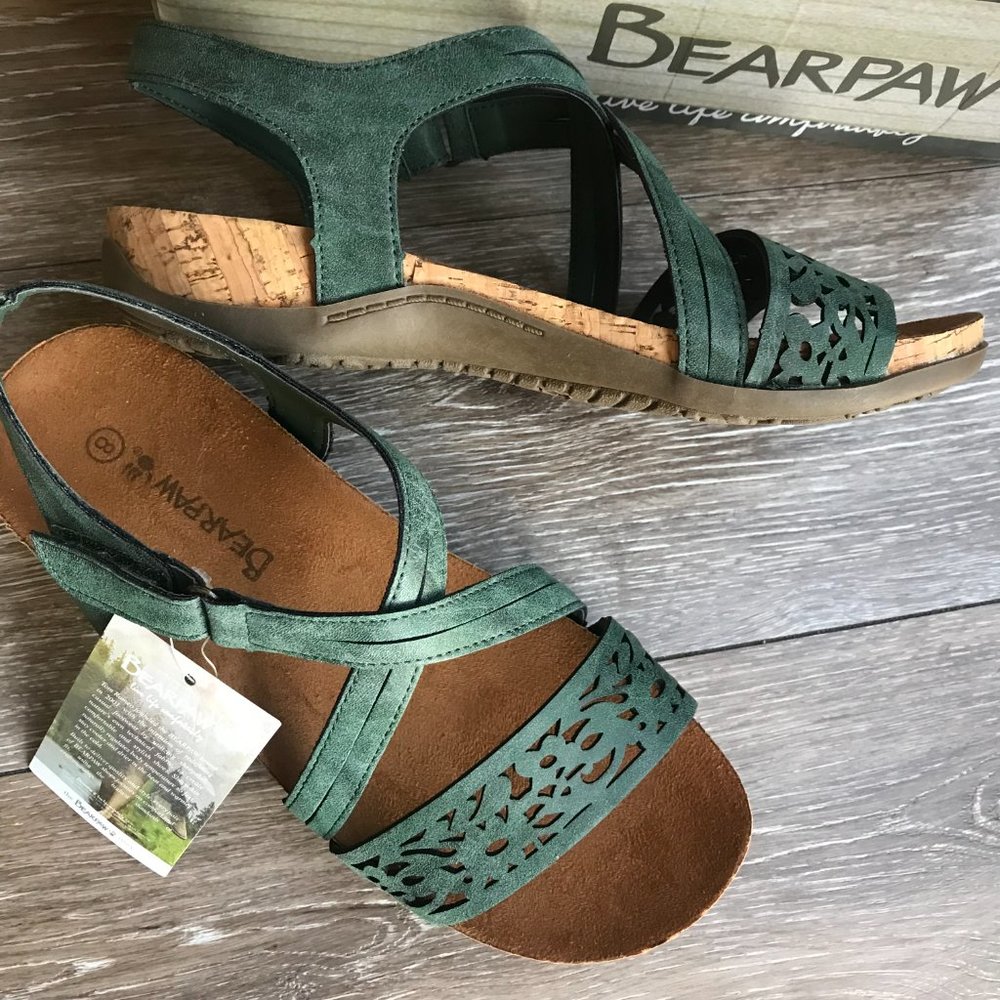 BEARPAW Glenda Strappy Sandal Marsh Green size 8